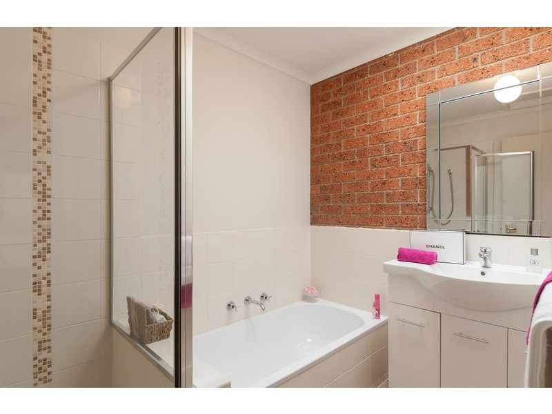 2/237-239 Hull  Road, Mooroolbark VIC 3138