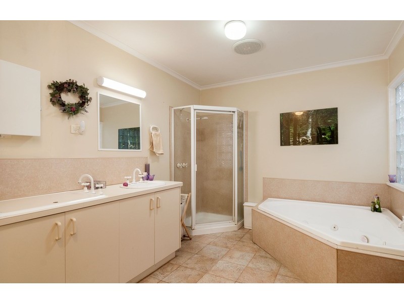 6 Elizabeth Court, Mooroolbark VIC 3138