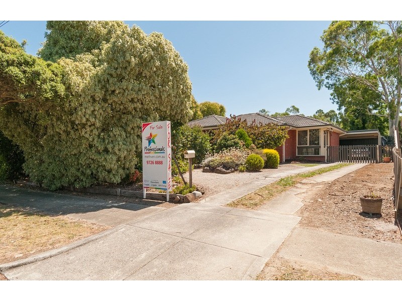 6 Elizabeth Court, Mooroolbark VIC 3138