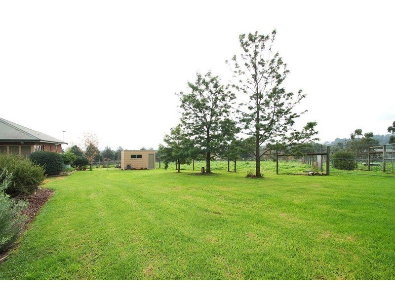 13 Glasgow Road, Kilsyth VIC 3137