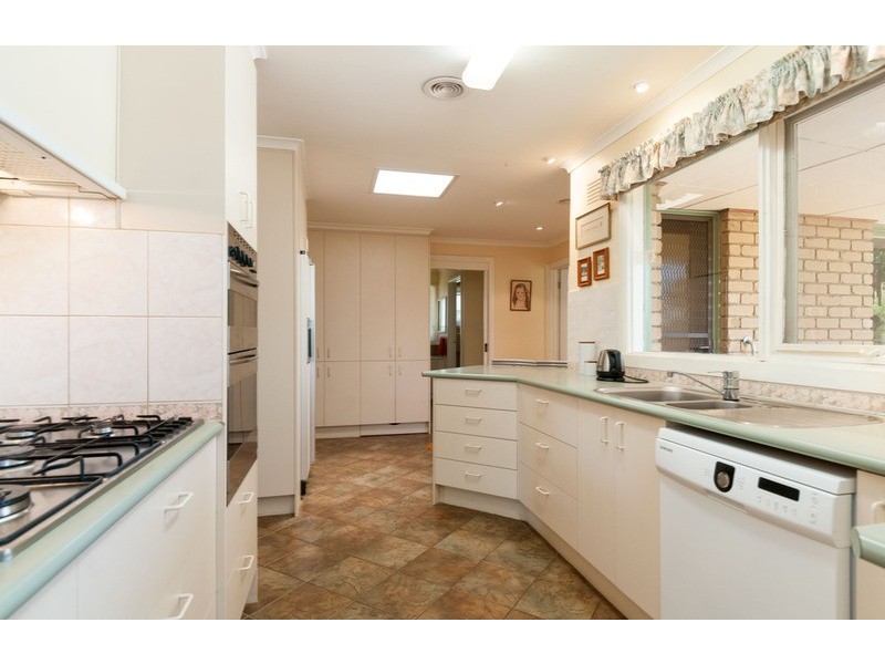 13 Coombah Court, Mooroolbark VIC 3138