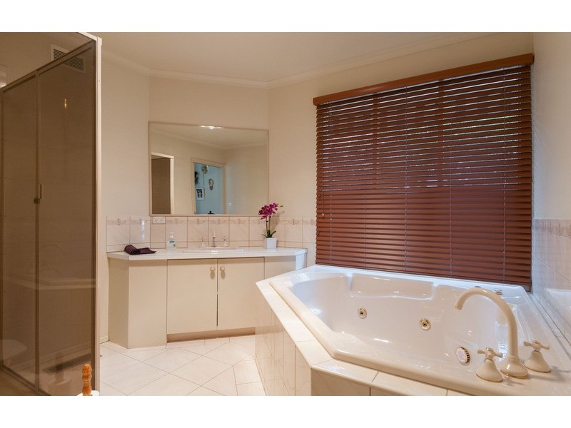 13 Mountfield Road, Kilsyth VIC 3137