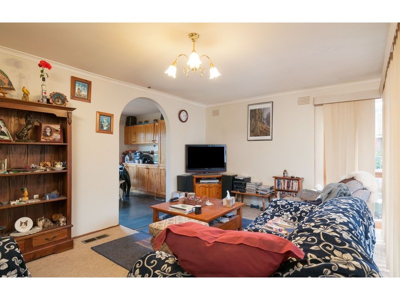 24 Eastwood Crescent, Mooroolbark VIC 3138