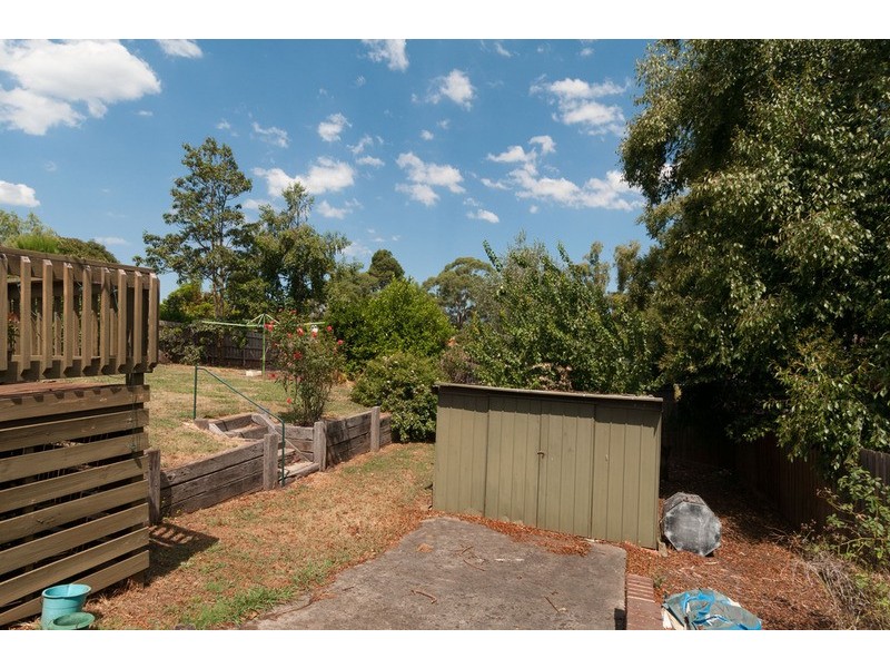 24 Eastwood Crescent, Mooroolbark VIC 3138