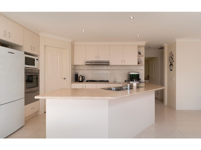 31 Kingston Way, Mooroolbark VIC 3138