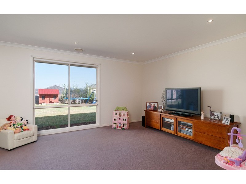 31 Kingston Way, Mooroolbark VIC 3138