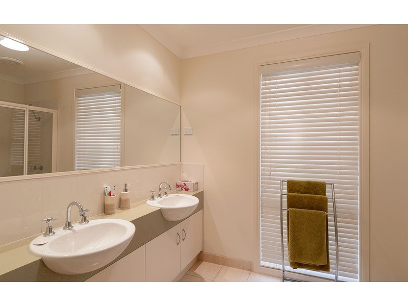 31 Kingston Way, Mooroolbark VIC 3138