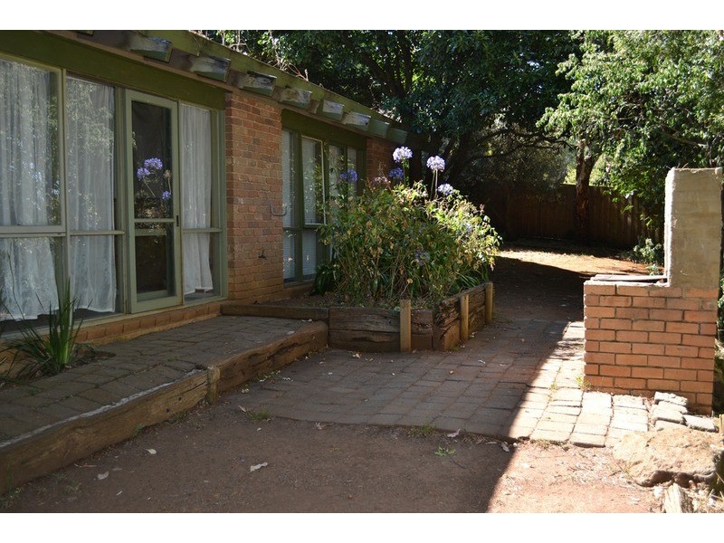 38 Churchill  Drive, Mooroolbark VIC 3138