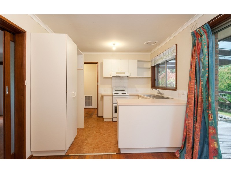 18 St James Avenue, Montrose VIC 3765