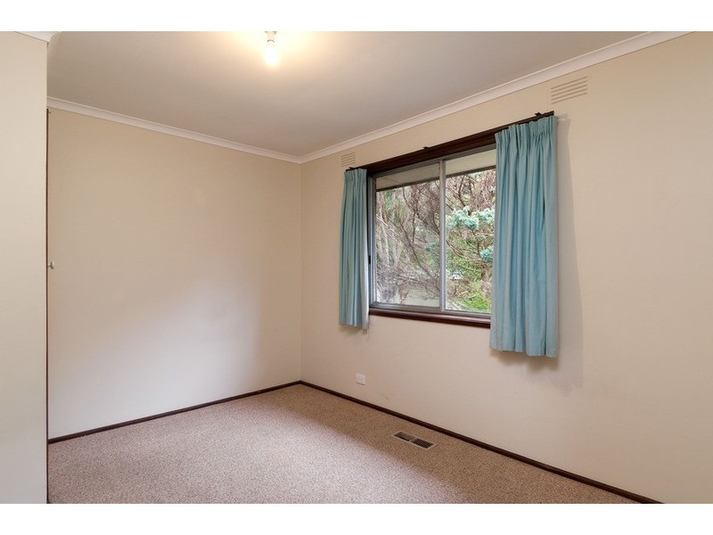 18 St James Avenue, Montrose VIC 3765