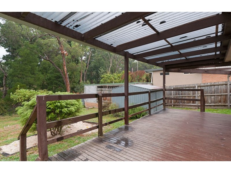 18 St James Avenue, Montrose VIC 3765