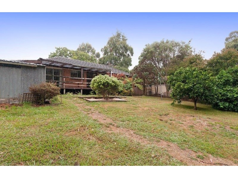 18 St James Avenue, Montrose VIC 3765
