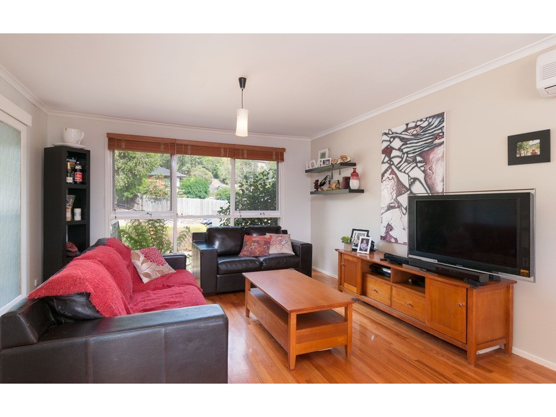 5 Wyuna Walk, Mooroolbark VIC 3138