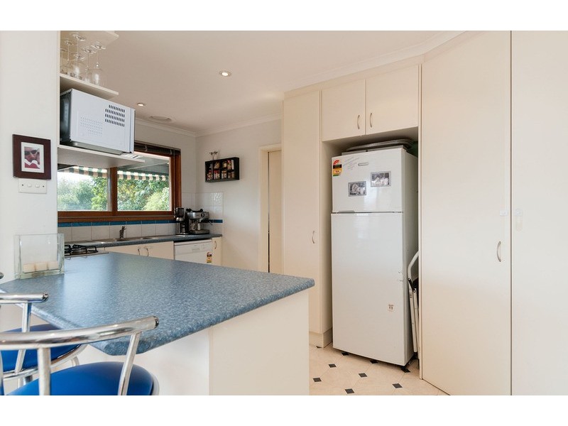 5 Wyuna Walk, Mooroolbark VIC 3138