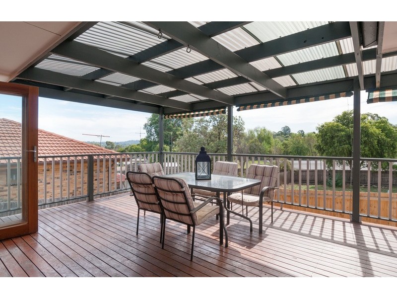5 Wyuna Walk, Mooroolbark VIC 3138