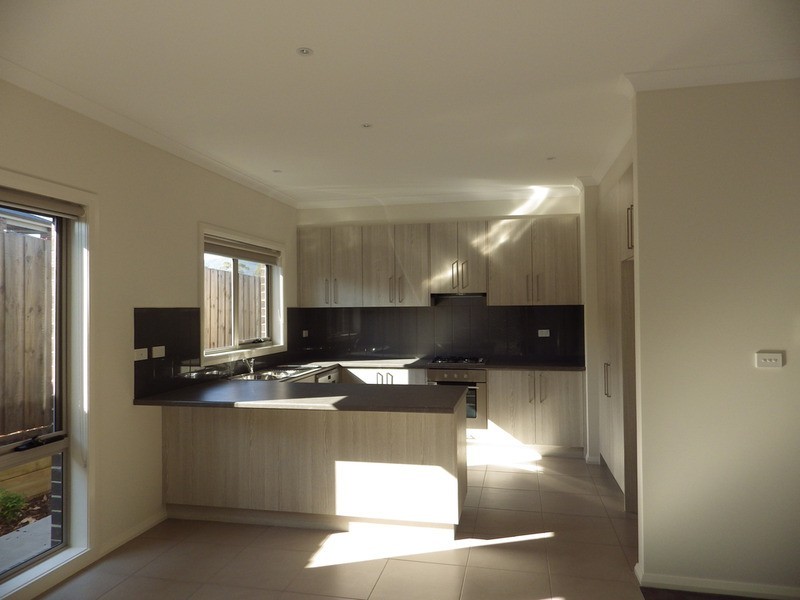 12a Saxon Drive, Mooroolbark VIC 3138