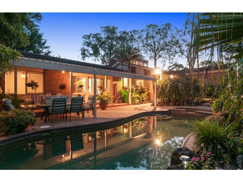 25 Fernleigh Drive, Mooroolbark VIC 3138
