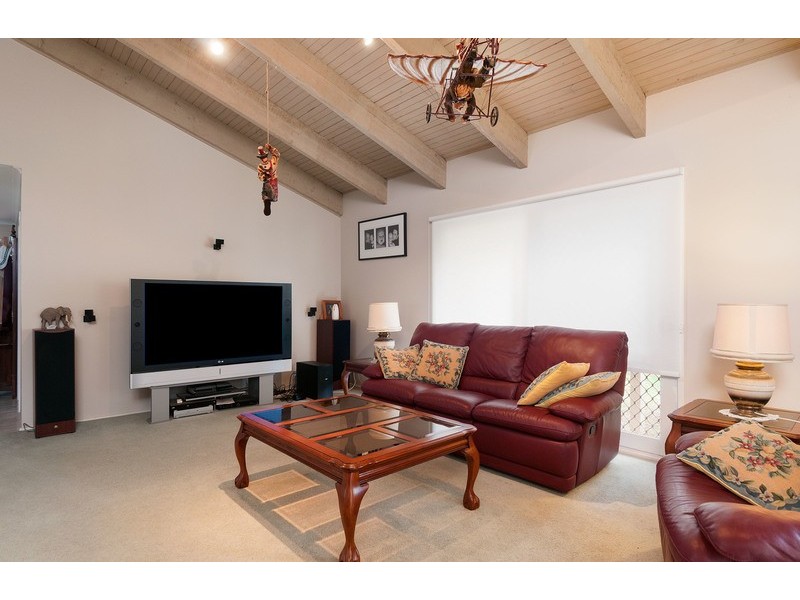 25 Fernleigh Drive, Mooroolbark VIC 3138