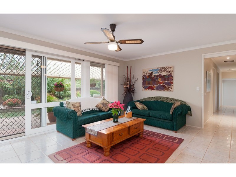 25 Fernleigh Drive, Mooroolbark VIC 3138