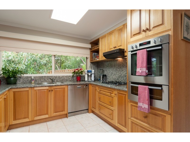 25 Fernleigh Drive, Mooroolbark VIC 3138