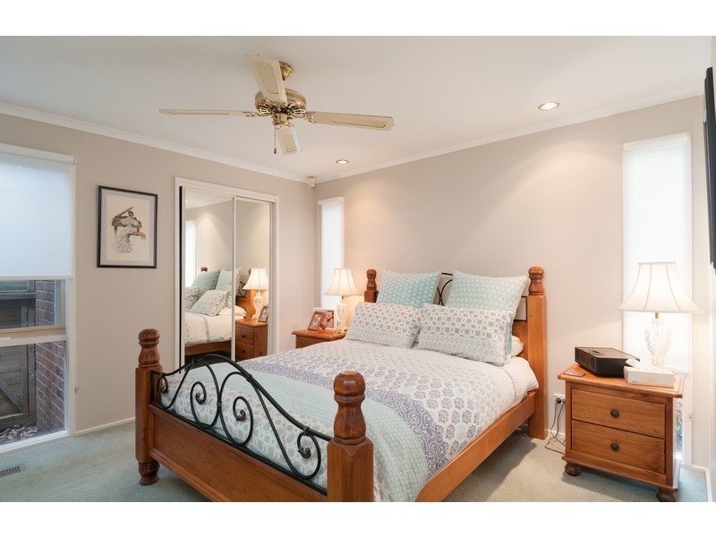 25 Fernleigh Drive, Mooroolbark VIC 3138