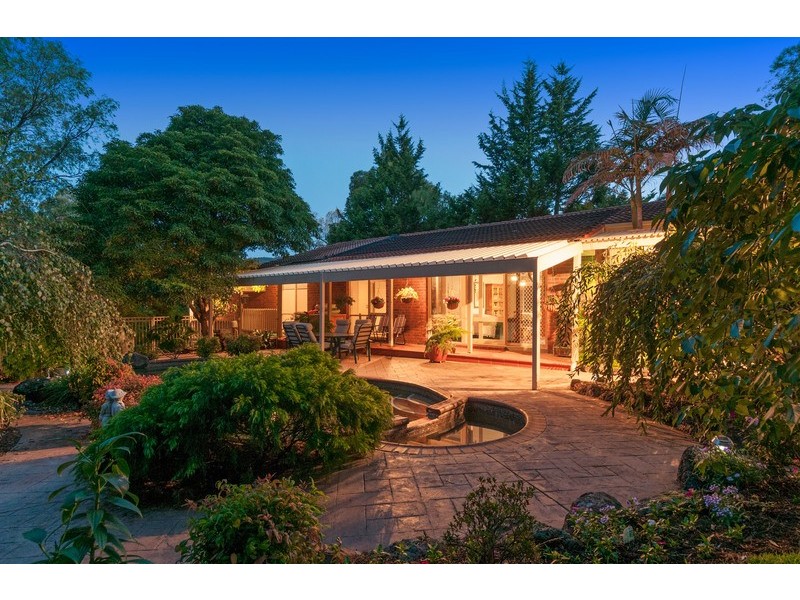 25 Fernleigh Drive, Mooroolbark VIC 3138