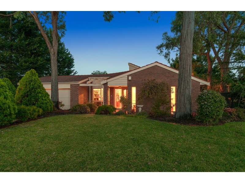 25 Fernleigh Drive, Mooroolbark VIC 3138