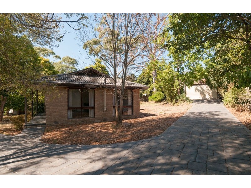 14 Alford Avenue, Mooroolbark VIC 3138