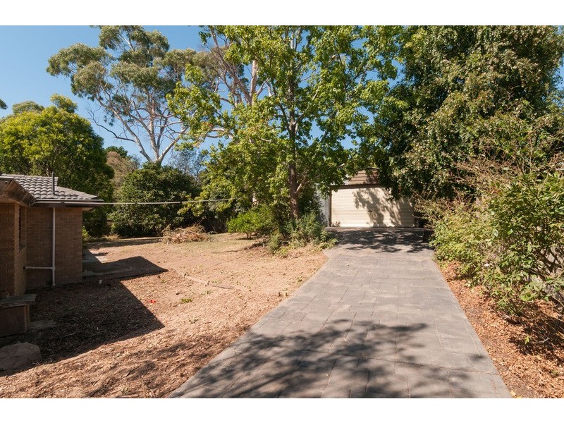 14 Alford Avenue, Mooroolbark VIC 3138