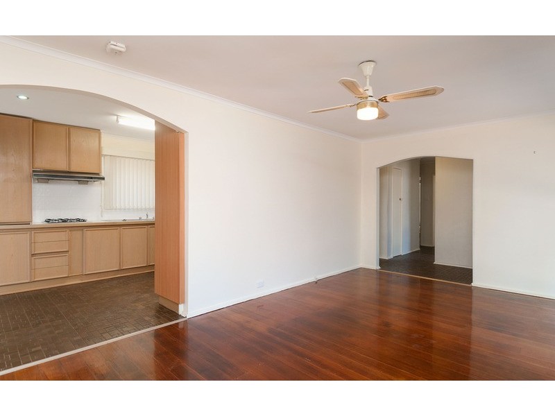 10 Longfellow Avenue, Mooroolbark VIC 3138