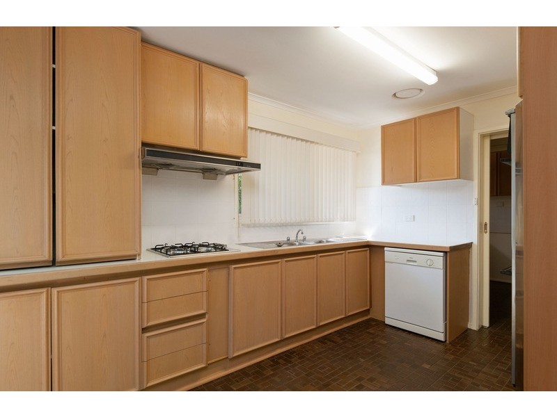 10 Longfellow Avenue, Mooroolbark VIC 3138