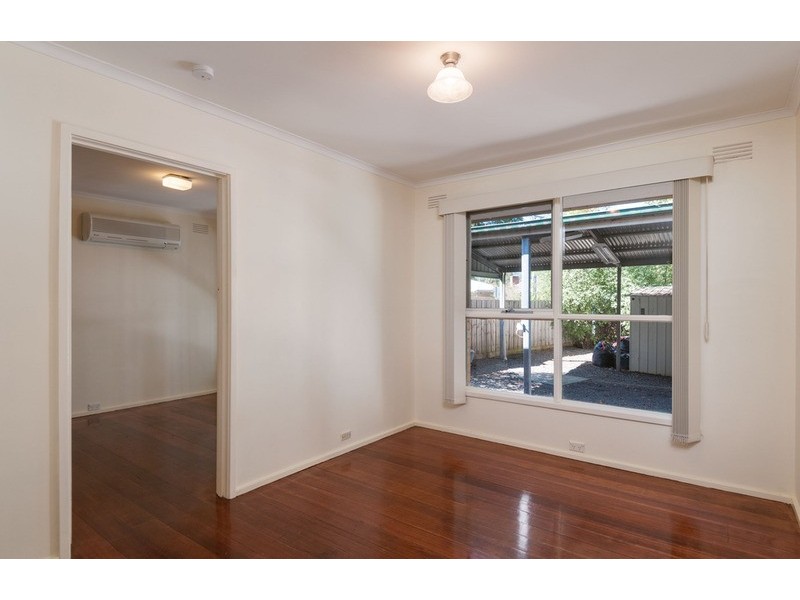 10 Longfellow Avenue, Mooroolbark VIC 3138