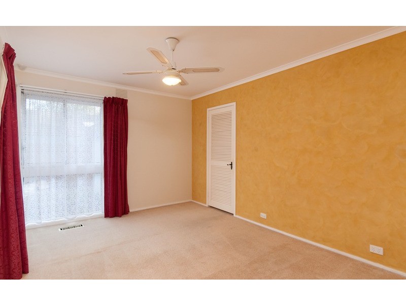 17 McDermott Avenue, Mooroolbark VIC 3138