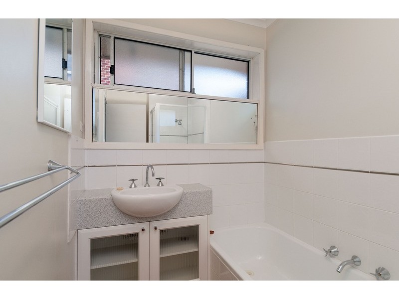 17 McDermott Avenue, Mooroolbark VIC 3138