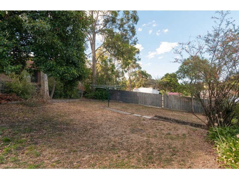 17 McDermott Avenue, Mooroolbark VIC 3138