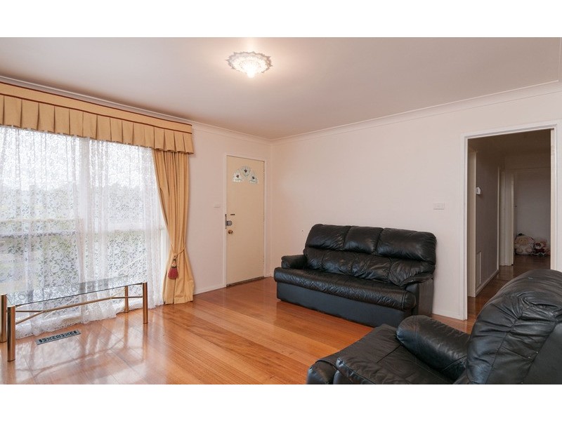 18 Sheldon Avenue, Mooroolbark VIC 3138
