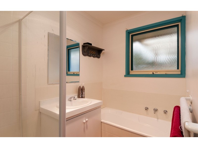 18 Sheldon Avenue, Mooroolbark VIC 3138