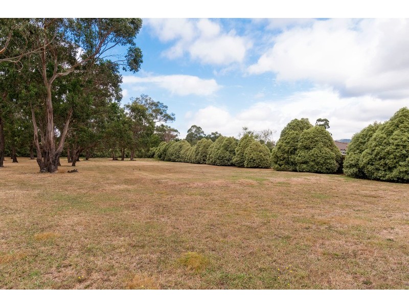 2 Neryl Court, Mooroolbark VIC 3138