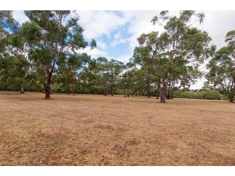 2 Neryl Court, Mooroolbark VIC 3138
