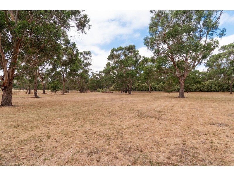 2 Neryl Court, Mooroolbark VIC 3138