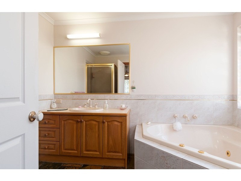 48 Billanook Way, Chirnside Park VIC 3116