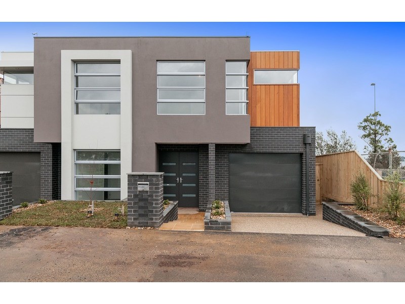 33 Morello Circle, Doncaster East VIC 3109