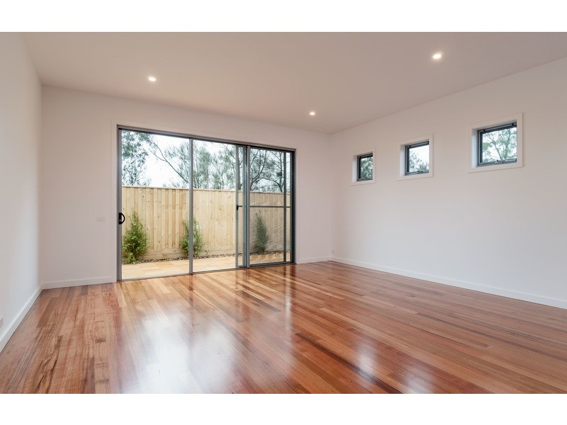 33 Morello Circle, Doncaster East VIC 3109