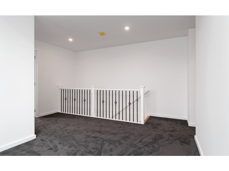 33 Morello Circle, Doncaster East VIC 3109