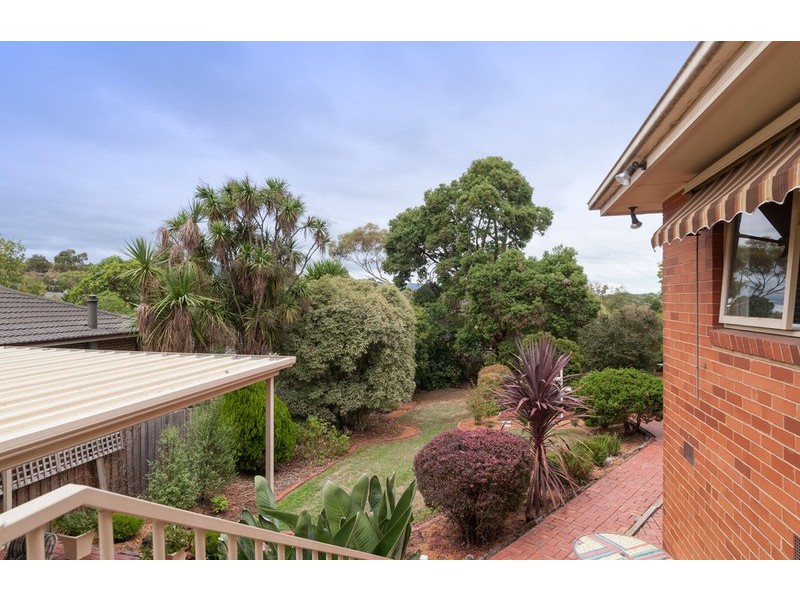 8 Alawara Drive, Mooroolbark VIC 3138