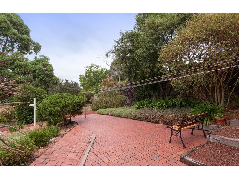 8 Alawara Drive, Mooroolbark VIC 3138