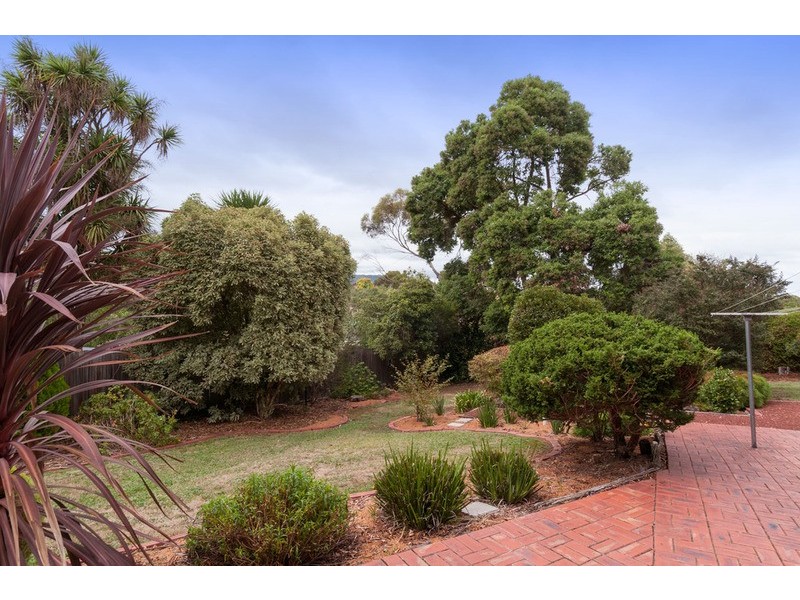 8 Alawara Drive, Mooroolbark VIC 3138