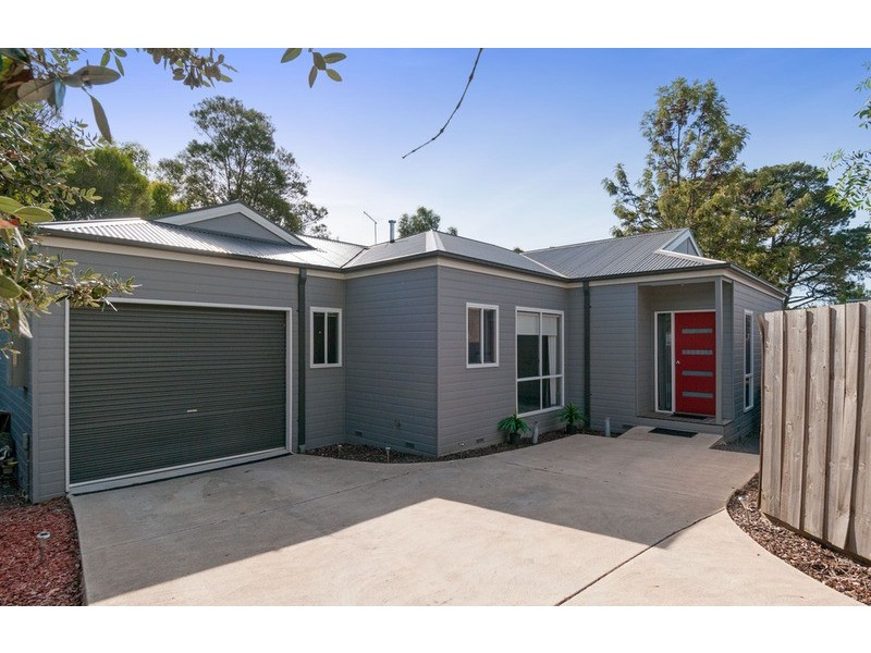 12a Dryden Concourse, Mooroolbark VIC 3138
