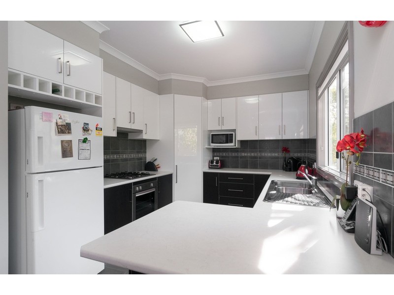 12a Dryden Concourse, Mooroolbark VIC 3138