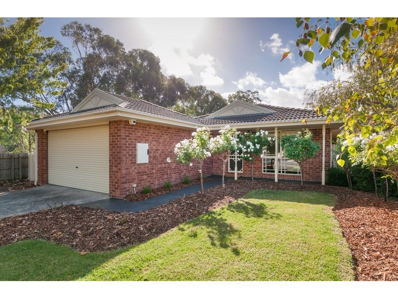 5 Glenbrook Close, Mooroolbark VIC 3138